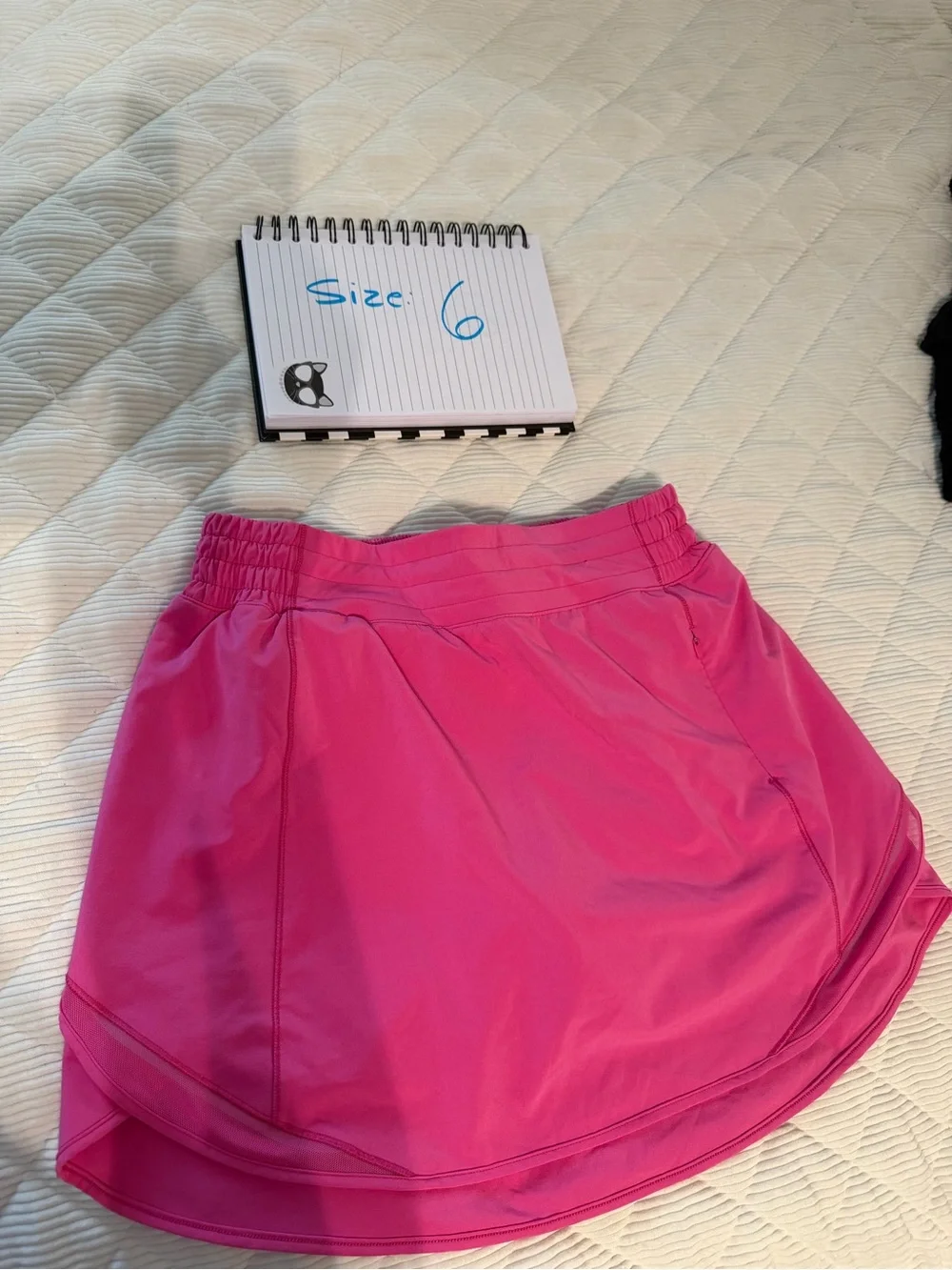 Lululemon Sonic Pink Hotty Hot skirt/skort Size 6